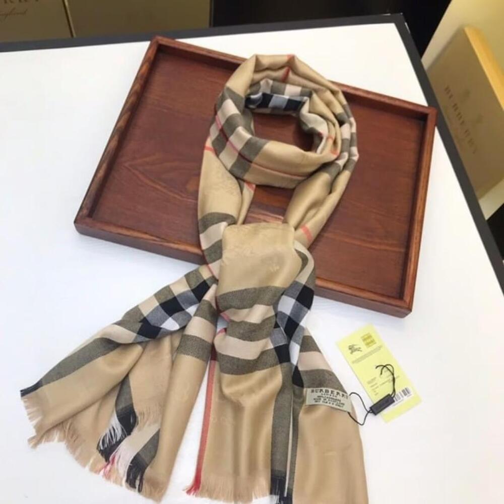Burberry Scarf - Picture 5 of 7